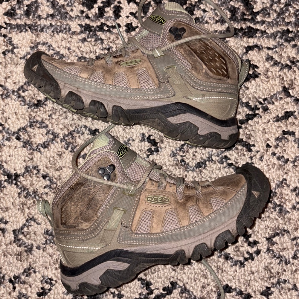 Keen Targhee Mid Hiking Boots